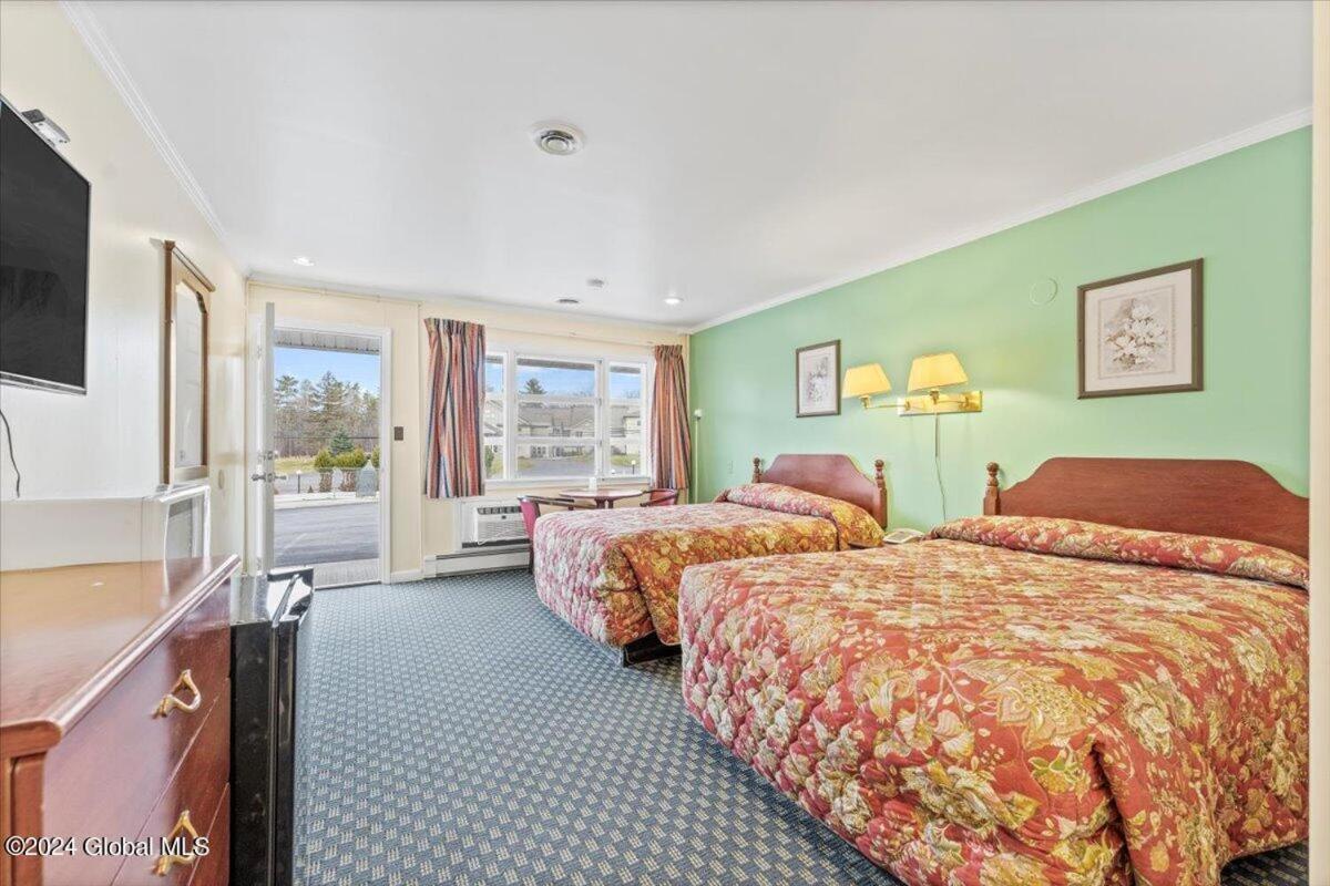 Top Hill Motel Saratoga Springs Kültér fotó