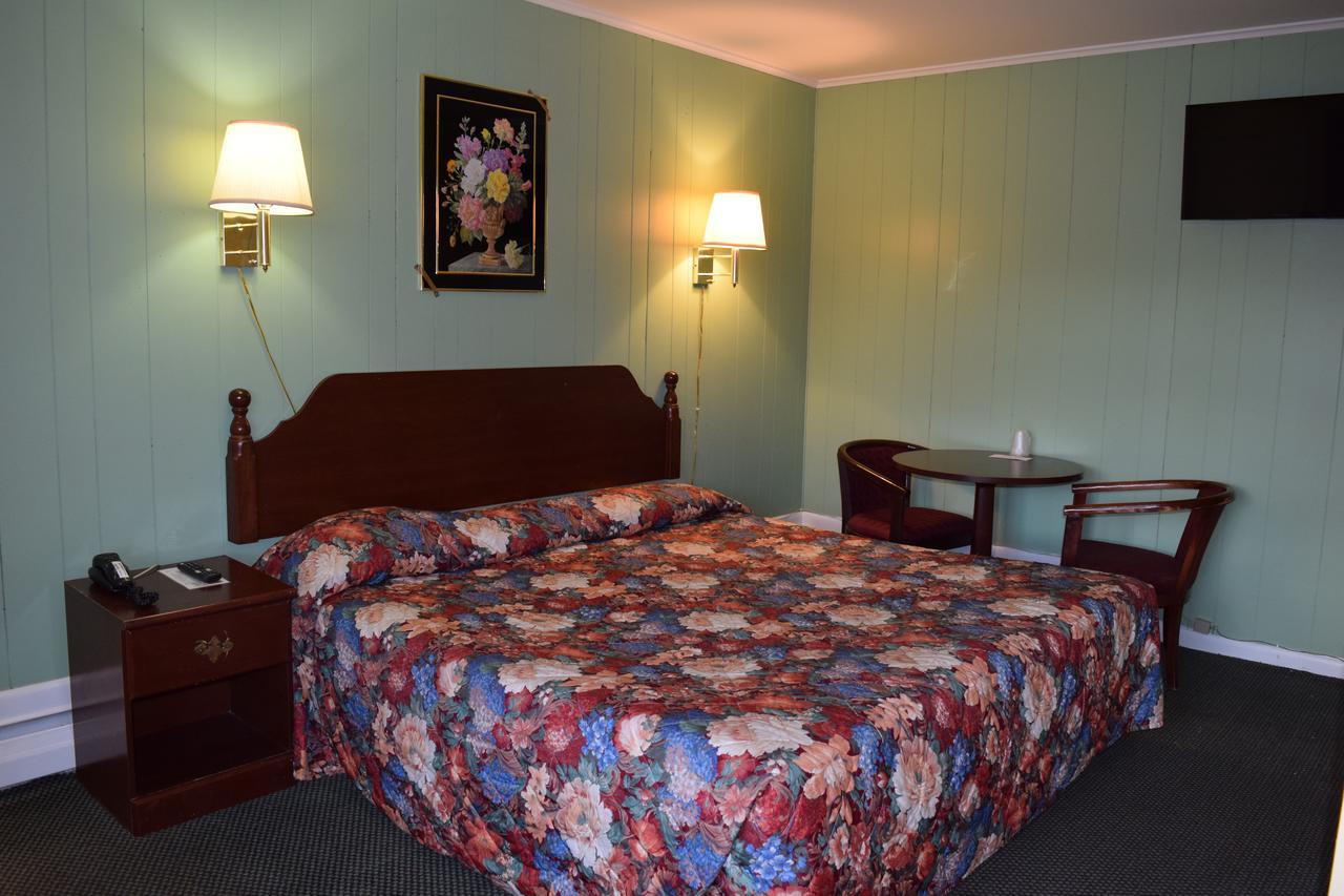 Top Hill Motel Saratoga Springs Kültér fotó