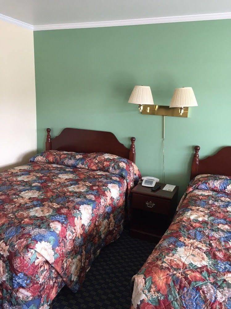 Top Hill Motel Saratoga Springs Kültér fotó