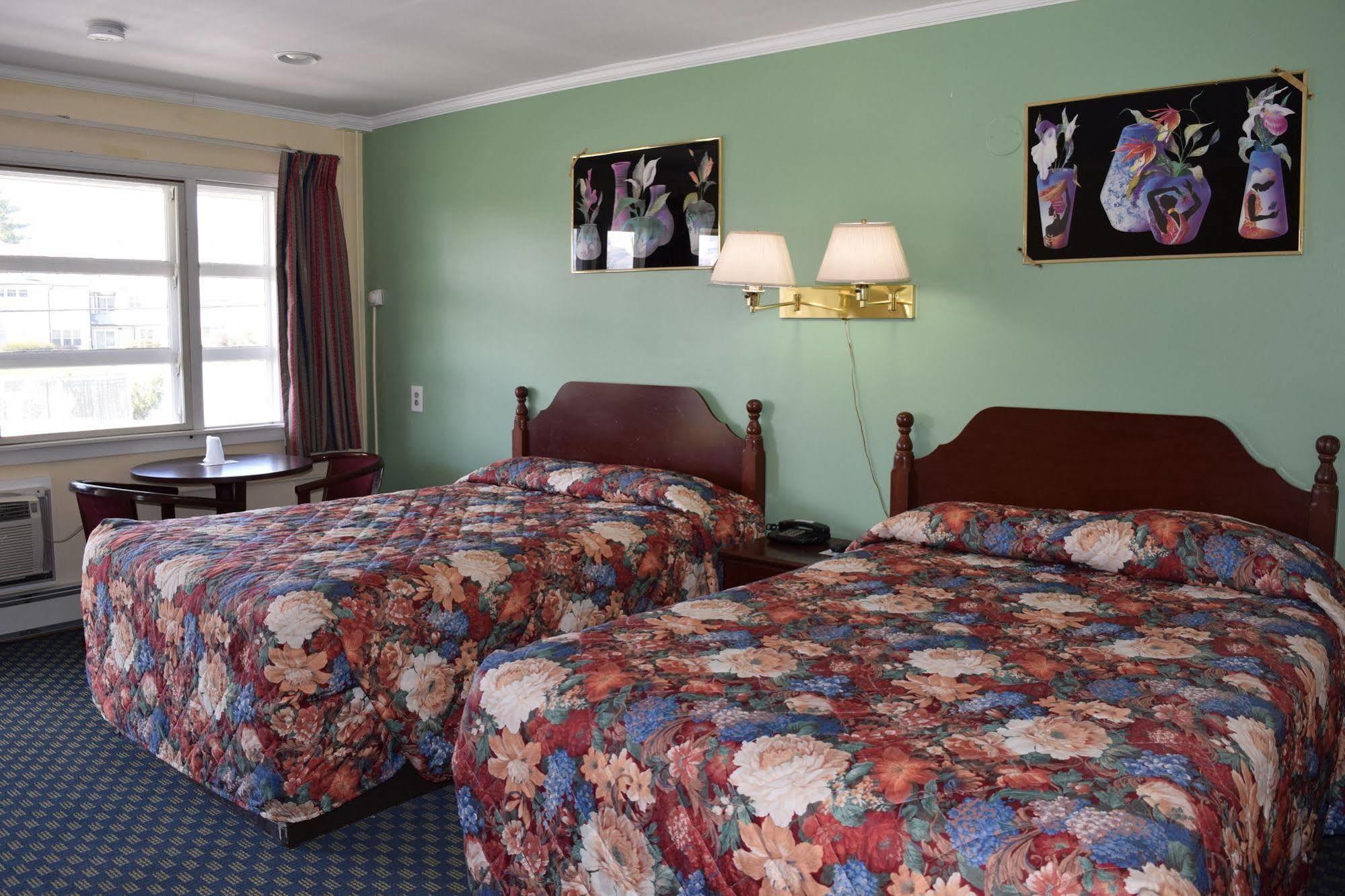 Top Hill Motel Saratoga Springs Kültér fotó